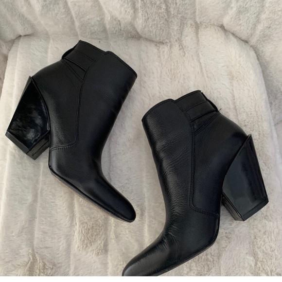 Boots - Picture 3 of 5